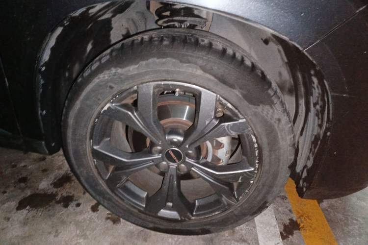 Used EXEED Lanyue 2021 390T Two-Wheel Drive Starry Edition Right Front Wheel Hub