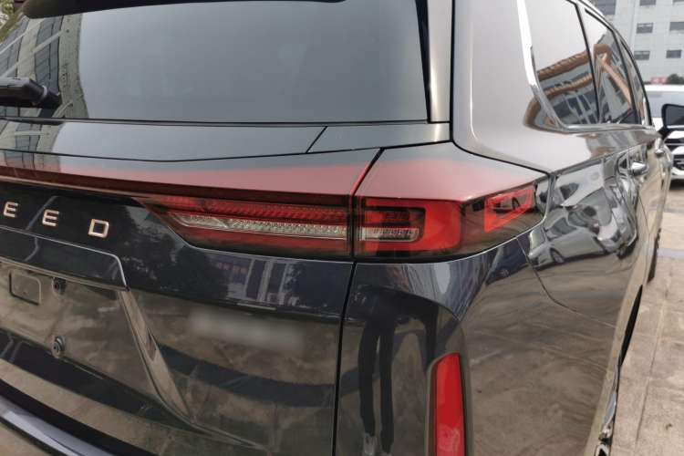 Used EXEED Lanyue 2021 400T Two-Wheel-Drive Xingrui Pro Edition 7-Seater Right Rear Taillight