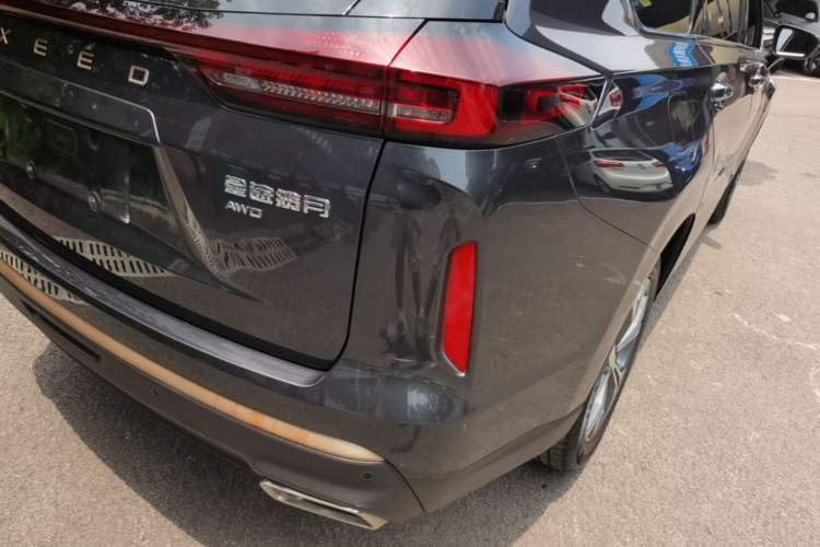 Used EXEED Lanyue 2021 400T Four-Wheel Drive Starlight Pro Edition 7 Seats Right Rear Taillight