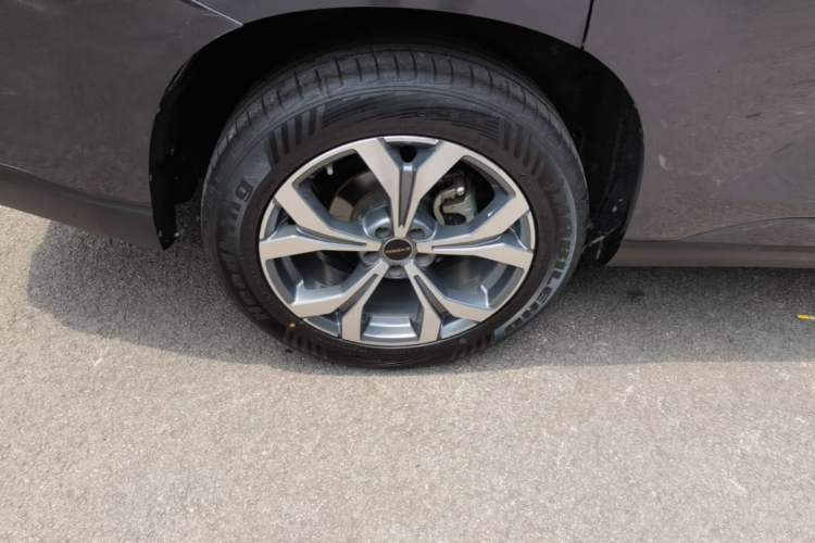 Used EXEED Lanyue 2021 400T Four-Wheel Drive Starlight Pro Edition 7 Seats Right Rear Wheel Hub