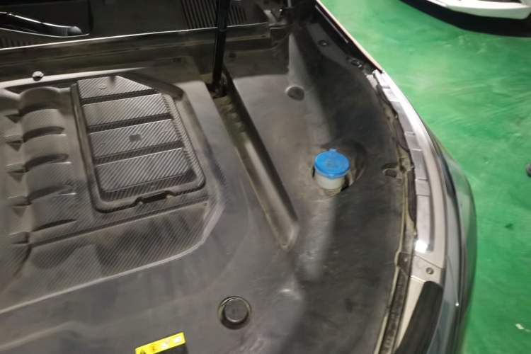 Used EXEED Lanyue 2021 390T Four-Wheel Drive Starry Edition Engine Bay Left