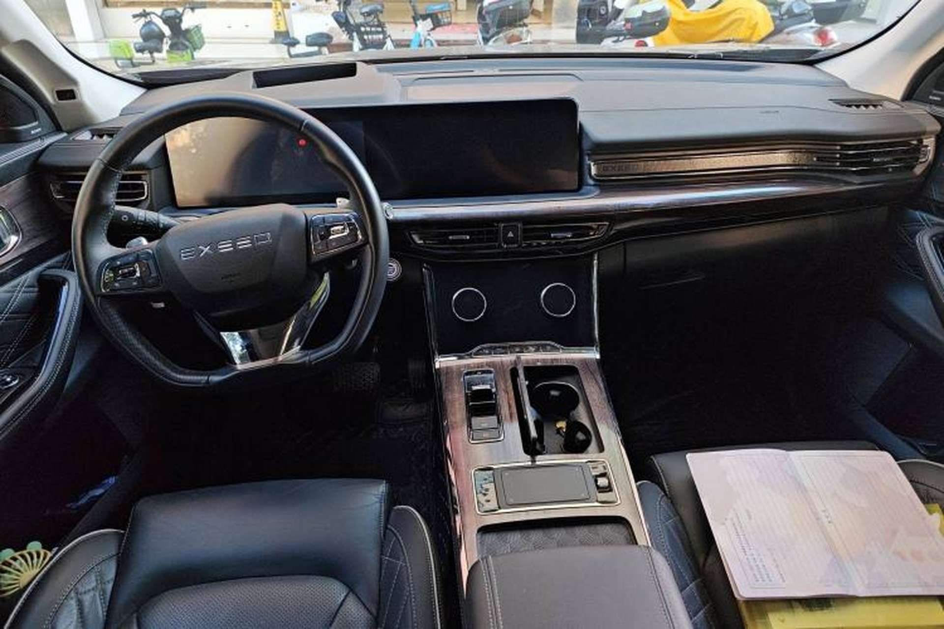 Used EXEED Lanyue 2021 390T Four-Wheel Drive Star Prestige Long-Range Version Center Console