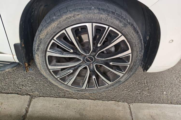 Used EXEED Lanyue 2021 290T Two-Wheel Drive Starry Edition Right Front Wheel Hub