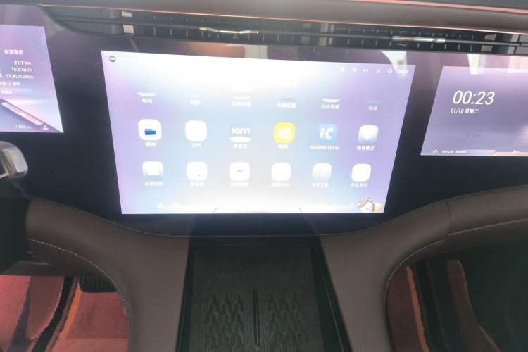Used EXEED Lanyue 2023 400T Four-Wheel Drive Star Prestige 7-Seater Audio And AC Panel