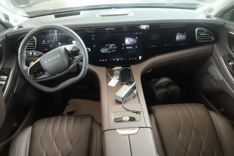 Used EXEED Lanyue 2023 400T Four-Wheel Drive Star Prestige Edition 6 Seats Center Console