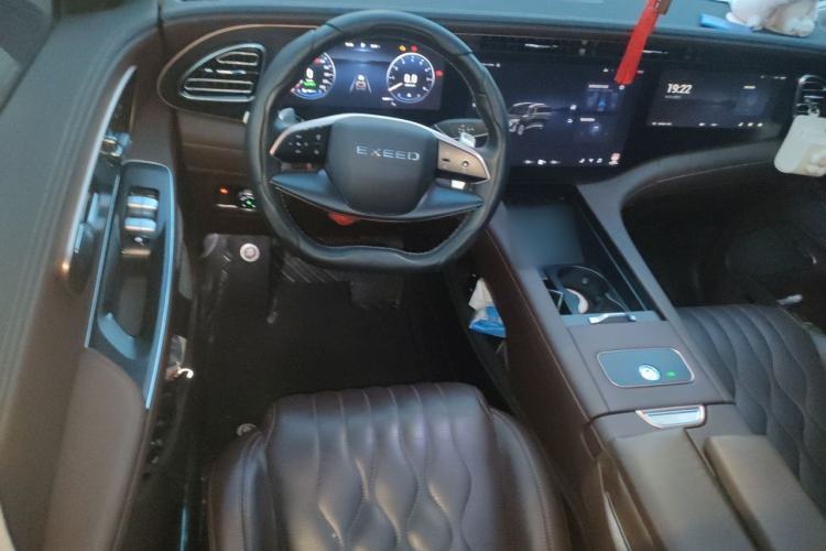 Used EXEED Lanyue 2023 400T Four-Wheel Drive Star Prestige Edition 6 Seats Center Console