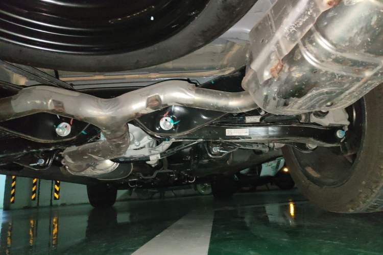 Used EXEED Lanyue 2023 400T Four-Wheel Drive Starry Edition 7-Seater Chassis Rear