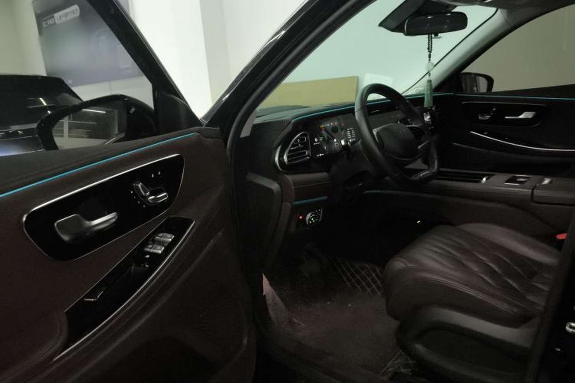 Used EXEED Lanyue 2023 400T Two-Wheel Drive Starry Edition 7-Seater Driver Seat