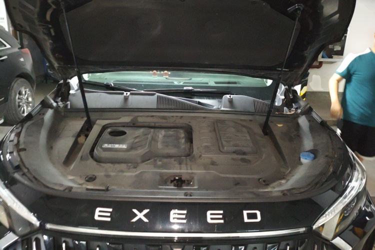 Used EXEED Lanyue 2023 400T Four-Wheel Drive Star Prestige 7-Seater Engine Bay