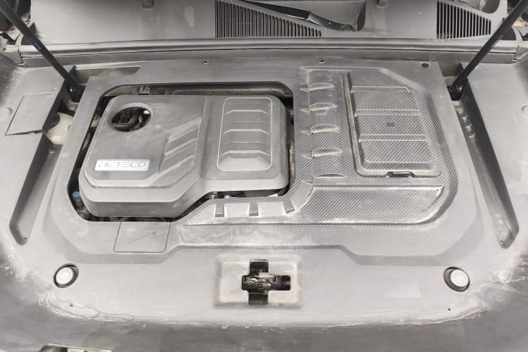 Used EXEED Lanyue 2023 400T Four-Wheel Drive StarRui Edition 7 Seats Engine Bay