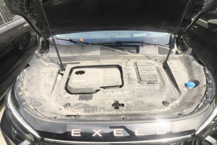 Used EXEED Lanyue 2023 400T Four-Wheel Drive Star Prestige Edition 6 Seats Engine Bay