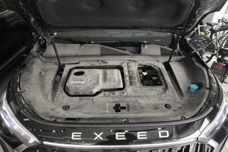 Used EXEED Lanyue 2023 400T Four-Wheel Drive Star Prestige Edition 6 Seats Engine Bay