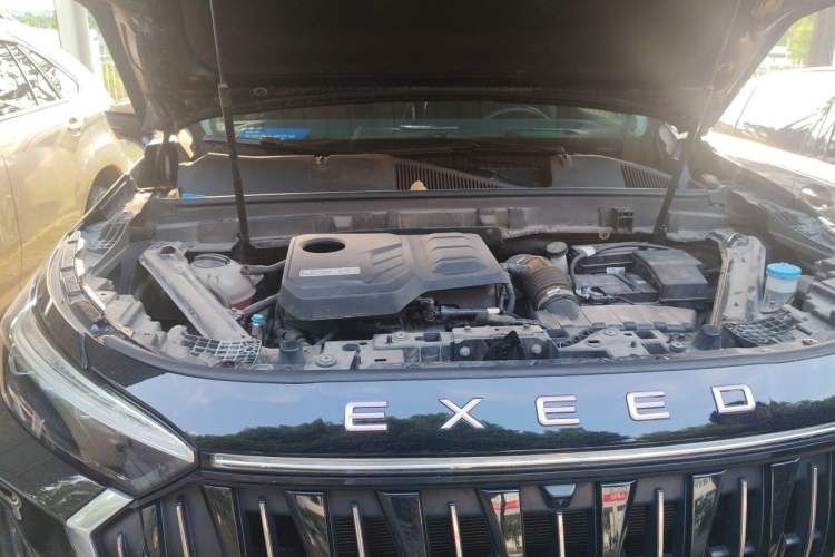 Used EXEED Lanyue 2023 400T Four-Wheel Drive Star Prestige Edition 6 Seats Engine Bay