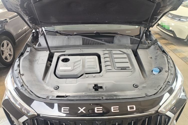 Used EXEED Lanyue 2023 400T Four-Wheel Drive Star Prestige Edition 6 Seats Engine Bay