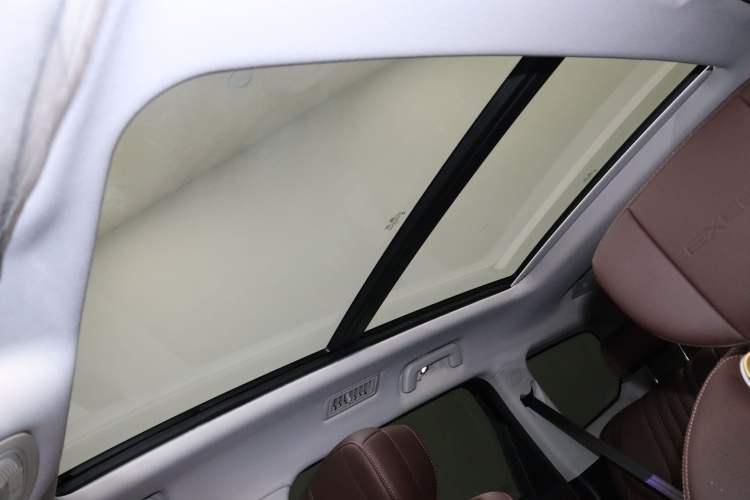 Used EXEED Lanyue 2023 400T Four-Wheel Drive Starry Edition 7-Seater Headliner