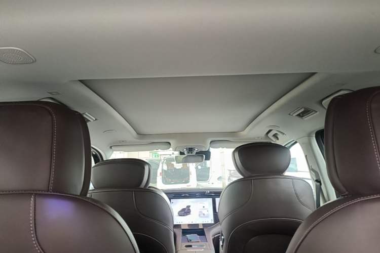Used EXEED Lanyue 2023 400T Four-Wheel Drive Star Prestige Edition 6 Seats Headliner
