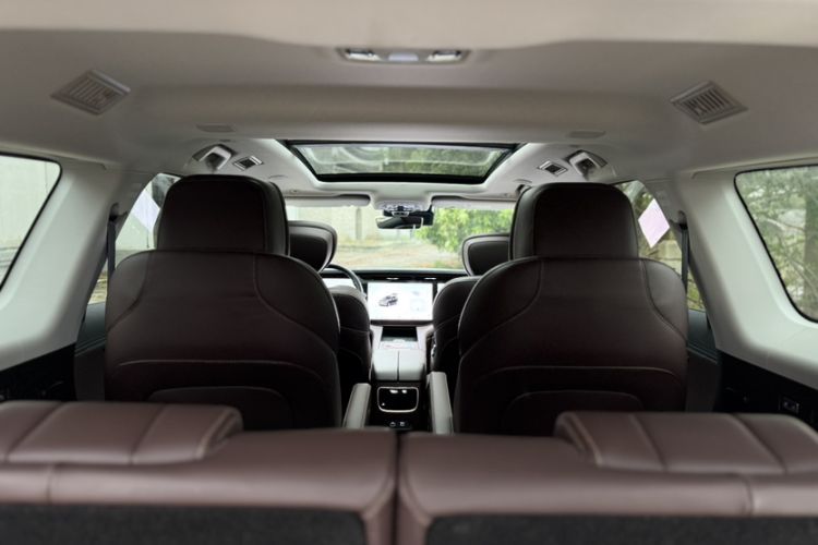 Used EXEED Lanyue 2023 400T Four-Wheel Drive Star Prestige Edition 6 Seats Interior 2