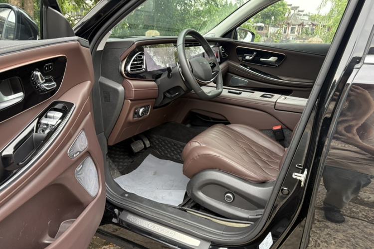 Used EXEED Lanyue 2023 400T Four-Wheel Drive Star Prestige Edition 6 Seats Interior 3