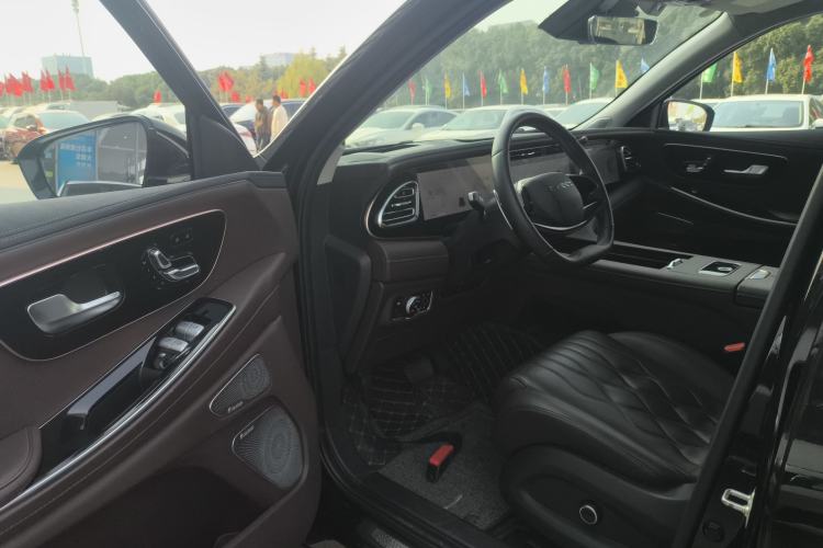 Used EXEED Lanyue 2023 400T Four-Wheel Drive Star Prestige Edition 6 Seats Interior 3