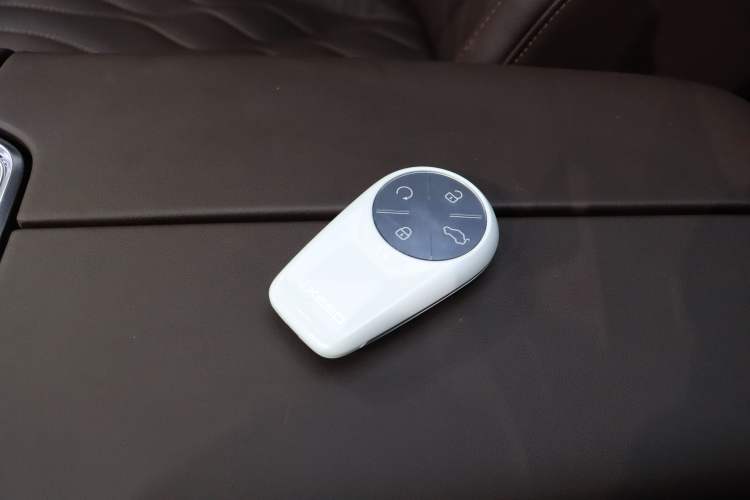 Used EXEED Lanyue 2023 400T Four-Wheel Drive Starry Edition 7-Seater Interior 3