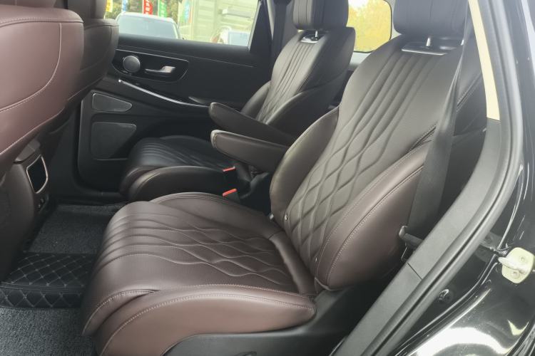 Used EXEED Lanyue 2023 400T Four-Wheel Drive Star Prestige Edition 6 Seats Interior 4
