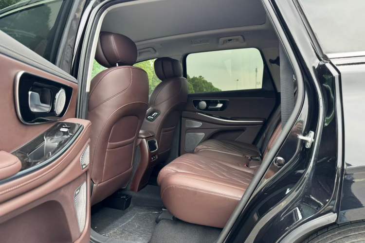 Used EXEED Lanyue 2023 400T Four-Wheel Drive Star Prestige Edition 6 Seats Interior 4