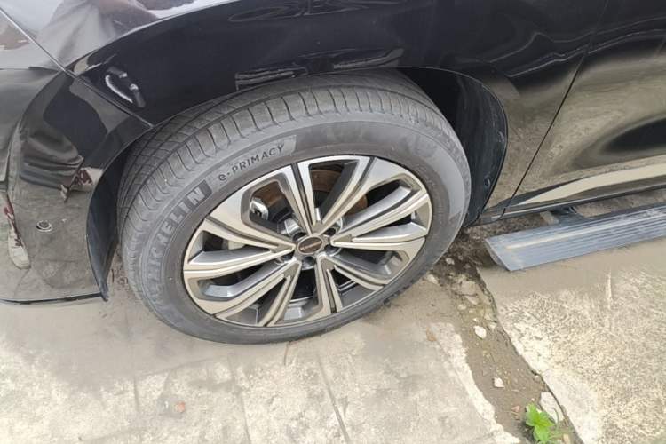 Used EXEED Lanyue 2023 400T Four-Wheel Drive Star Prestige Edition 6 Seats Left Front Wheel Hub