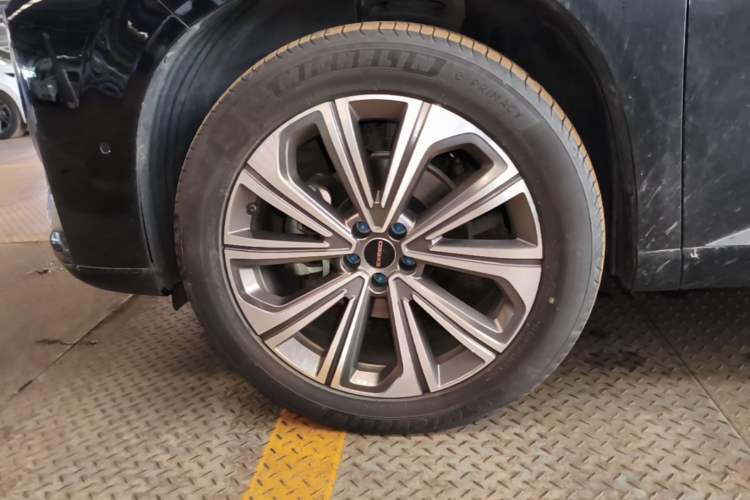 Used EXEED Lanyue 2023 400T Four-Wheel Drive Star Prestige 7-Seater Left Front Wheel Hub