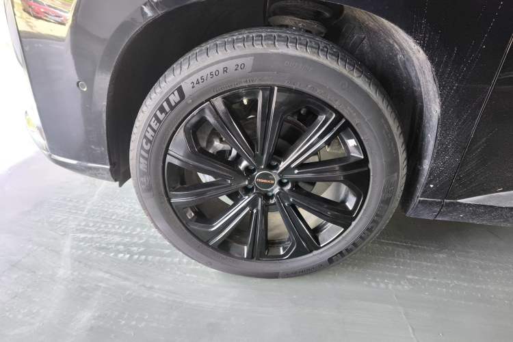 Used EXEED Lanyue 2023 400T Four-Wheel Drive Star Prestige 7-Seater Left Front Wheel Hub