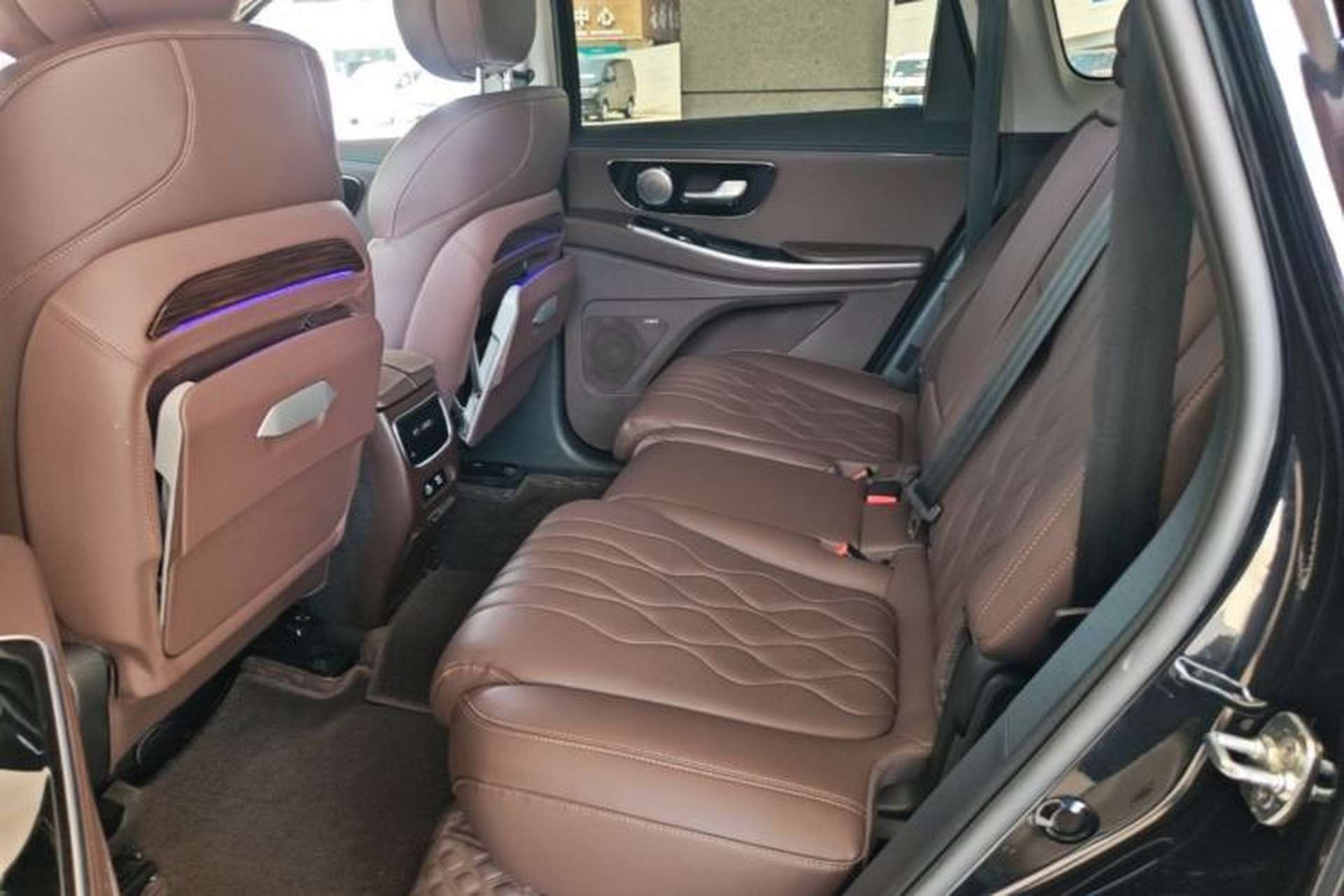 Used EXEED Lanyue 2023 400T Two-Wheel Drive Starry Edition 7-Seater Left Rear Seat