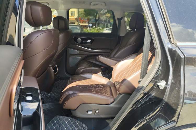 Used EXEED Lanyue 2023 400T Four-Wheel Drive Star Prestige Edition 6 Seats Left Rear Seat
