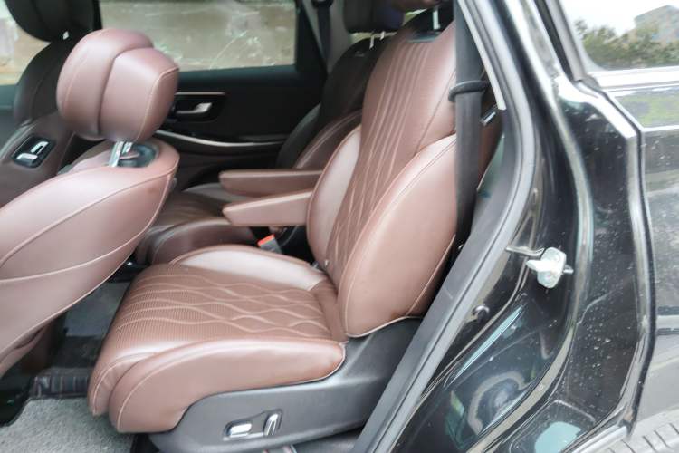 Used EXEED Lanyue 2023 400T Four-Wheel Drive Star Prestige Edition 6 Seats Left Rear Seat