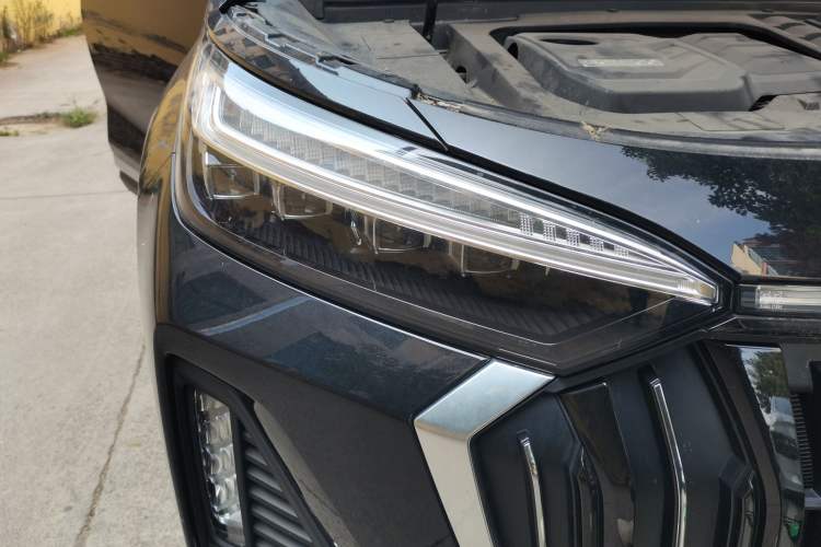 Used EXEED Lanyue 2023 400T Two-Wheel Drive Starry Edition 7-Seater Right Front Headlight