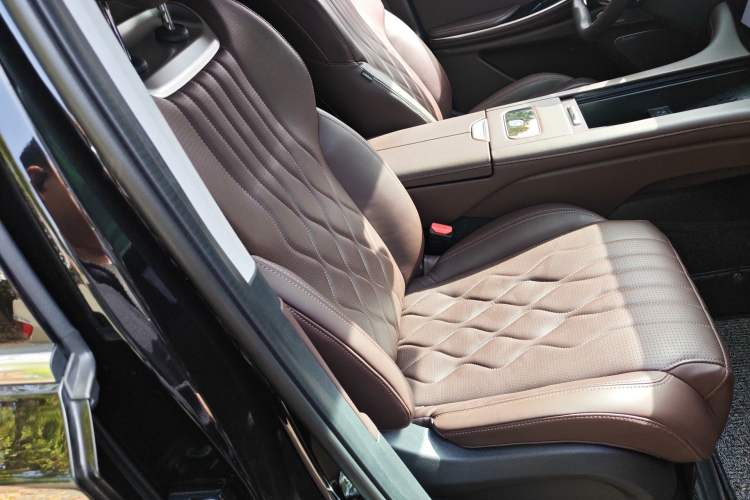 Used EXEED Lanyue 2023 400T Four-Wheel Drive Star Prestige Edition 6 Seats Right Front Seat