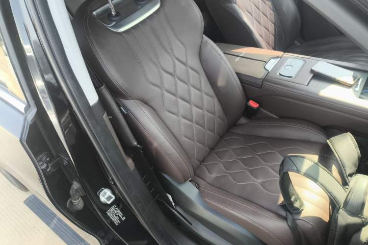 Used EXEED Lanyue 2023 400T Four-Wheel Drive Starry Edition 7-Seater Right Front Seat