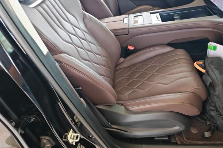 Used EXEED Lanyue 2023 400T Two-Wheel Drive Starry Edition 7-Seater Right Front Seat