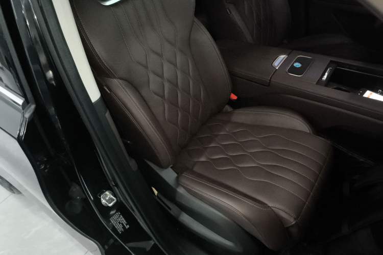 Used EXEED Lanyue 2023 400T Four-Wheel Drive Star Prestige 7-Seater Right Front Seat