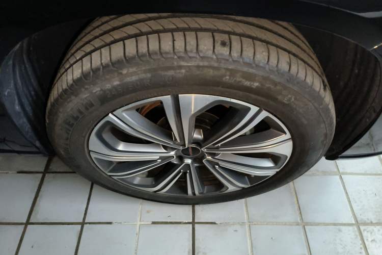 Used EXEED Lanyue 2023 400T Four-Wheel Drive Star Prestige Edition 6 Seats Right Front Wheel Hub