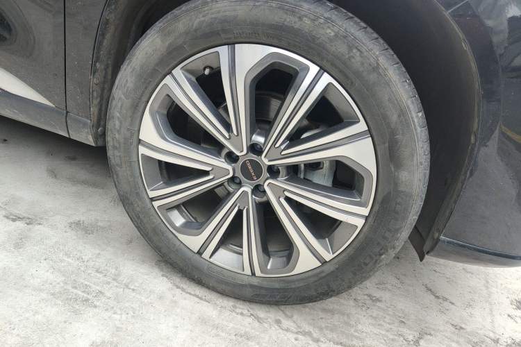 Used EXEED Lanyue 2023 400T Four-Wheel Drive StarRui Edition 7 Seats Right Front Wheel Hub