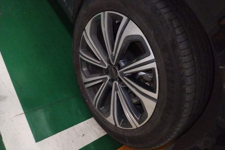 Used EXEED Lanyue 2023 400T Four-Wheel Drive StarRui Edition 7 Seats Right Front Wheel Hub