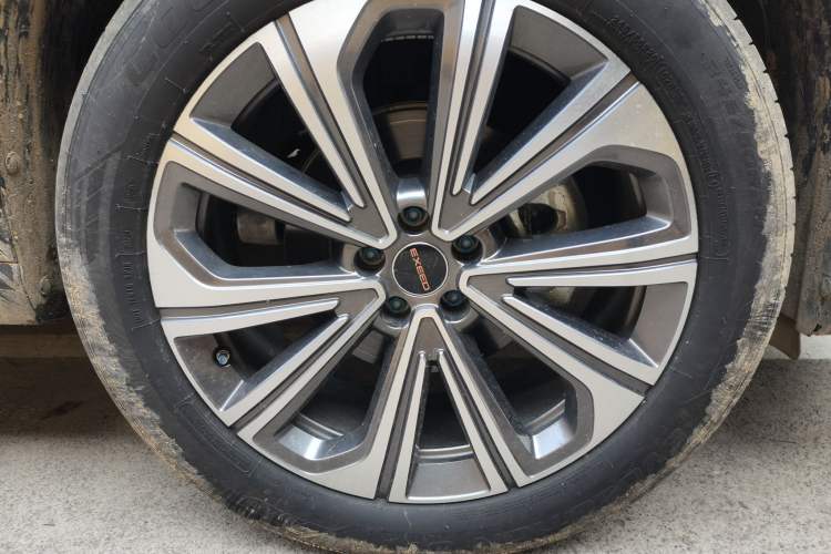 Used EXEED Lanyue 2023 400T Two-Wheel Drive Starry Edition 7-Seater Right Front Wheel Hub