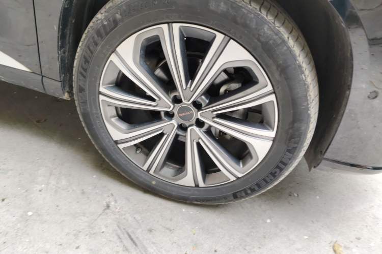 Used EXEED Lanyue 2023 400T Four-Wheel Drive Star Prestige Edition 6 Seats Right Front Wheel Hub