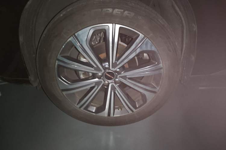Used EXEED Lanyue 2023 400T Two-Wheel Drive Starry Edition 7-Seater Right Front Wheel Hub