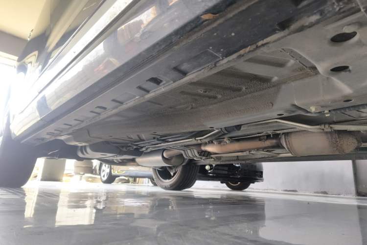 Used EXEED Lanyue 2023 400T Four-Wheel Drive Star Prestige 7-Seater Right Side Sill