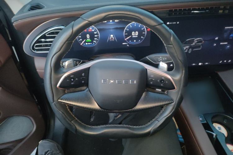 Used EXEED Lanyue 2023 400T Four-Wheel Drive Star Prestige Edition 6 Seats Steering Wheel