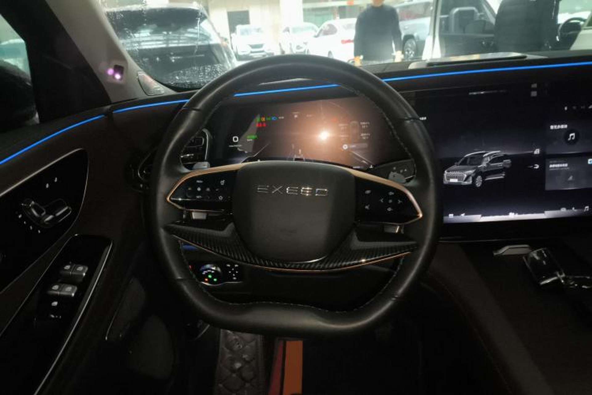 Used EXEED Lanyue 2023 400T Four-Wheel Drive Star Prestige Edition 6 Seats Steering Wheel