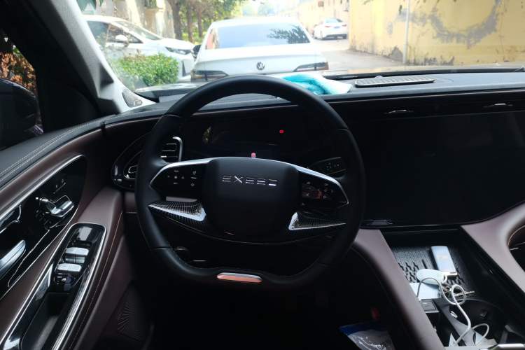 Used EXEED Lanyue 2023 400T Two-Wheel Drive Starry Edition 7-Seater Steering Wheel