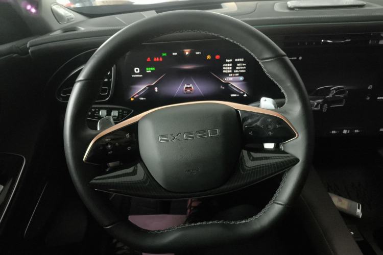 Used EXEED Lanyue 2023 400T Four-Wheel Drive Star Prestige Edition 6 Seats Steering Wheel