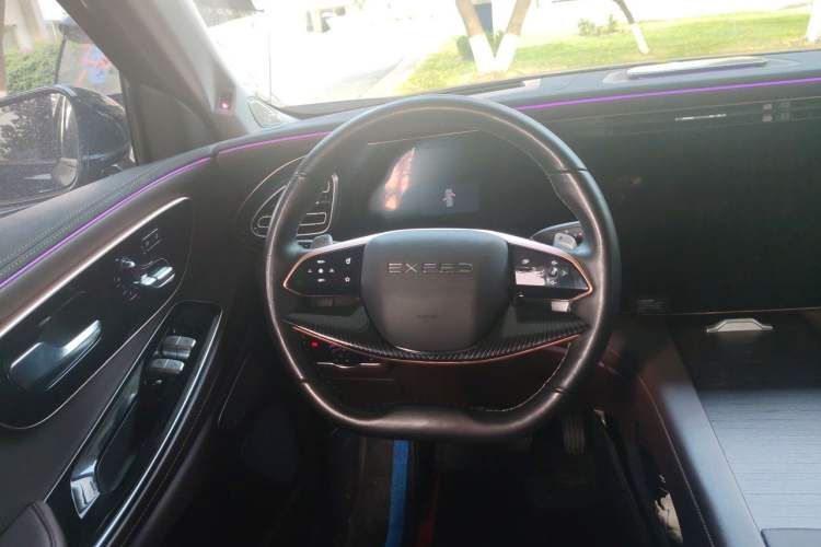 Used EXEED Lanyue 2023 400T Four-Wheel Drive Star Prestige Edition 6 Seats Steering Wheel