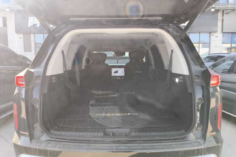 Used EXEED Lanyue 2023 400T Two-Wheel Drive Starry Edition 7-Seater Trunk